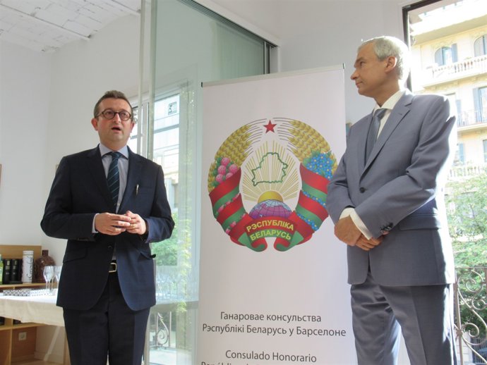Cònsol de Bielorússia a Barcelona Cristian Balcells, ambaixador Pavel Latushka 