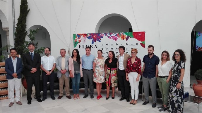 Autoridades en la presentación de Flora 2018