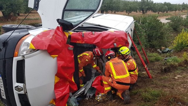 Los bomberos intervienen en el rescate de Moixent