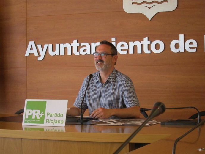 Rubén Antoñanzas, momentos previos a la rueda de prensa        