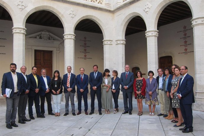 Los equipos de Gobierno de UVA y Ayuntamiento de Valladolid. 27-9-2018