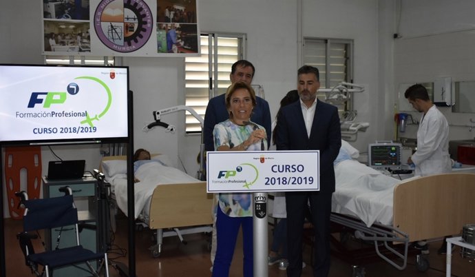 Adela Martínez-Cachá presenta la oferta de Formación Profesional 