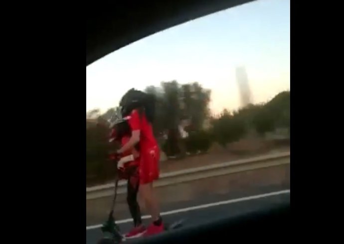 Captura del vídeo del patinete en la V-23 