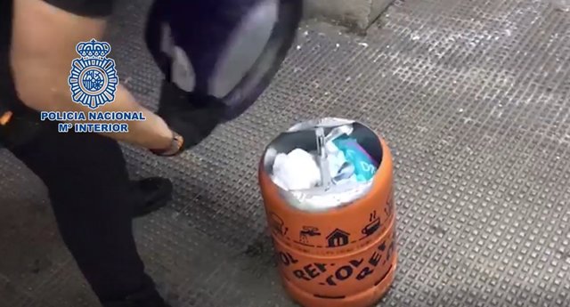 Droga escondida en una bombona de butano 