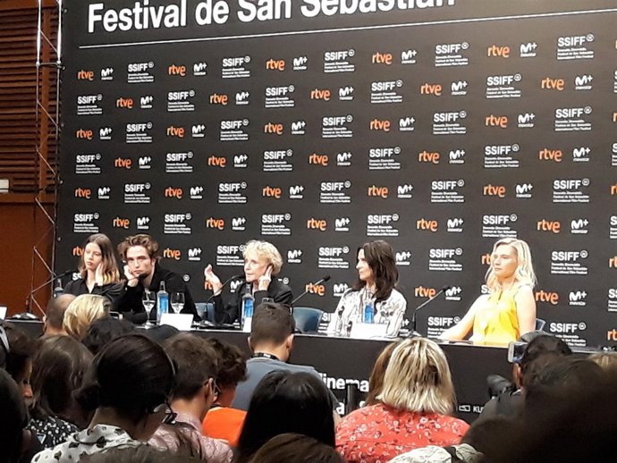 Robert Pattinson, Claire Denis y Juliette Binoche
