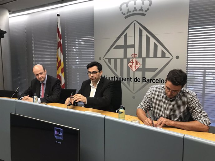 Pau Herrera (BCD),  Gerardo Pisarello y Andreu Carulla