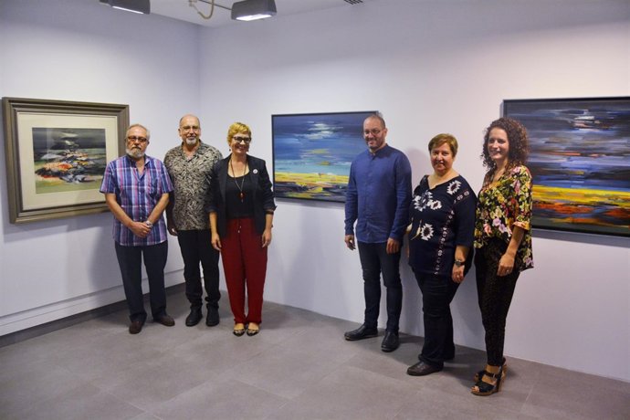 Autoridades en la presentación de la exposición