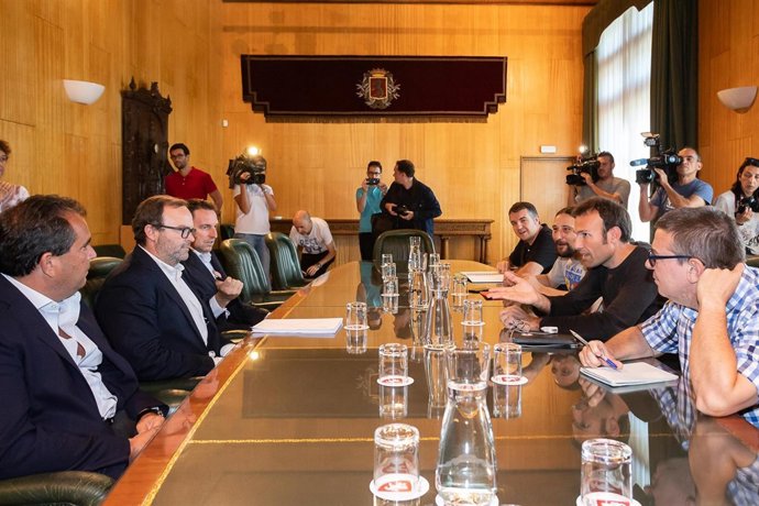 El Gobierno de Zaragoza se reúne con Consejo de Administración del Real Zaragoza