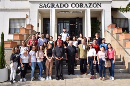 El Centro De Magisterio Sagrado Corazon De Cordoba Entrega 124 Becas