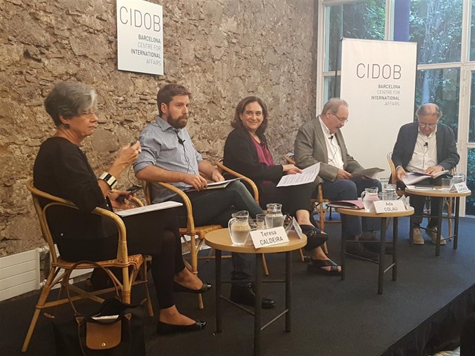 Debat en el Cidob amb l'alcaldessa Ada Colau