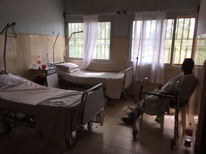 Dos camas donadas por CHN instaladas en un hospital de África.