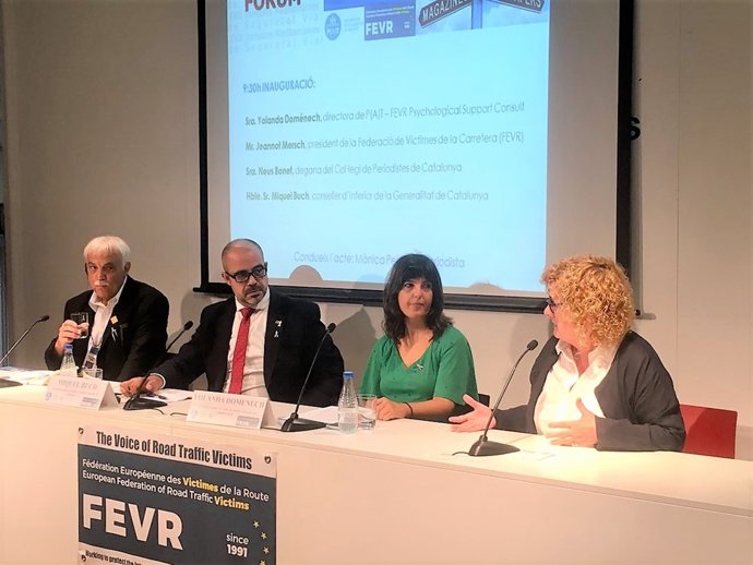 J.Mersch (Fevr) conseller M.Buch, I.Doménech (Pat) N.Bonet (Col.Periodistes)
