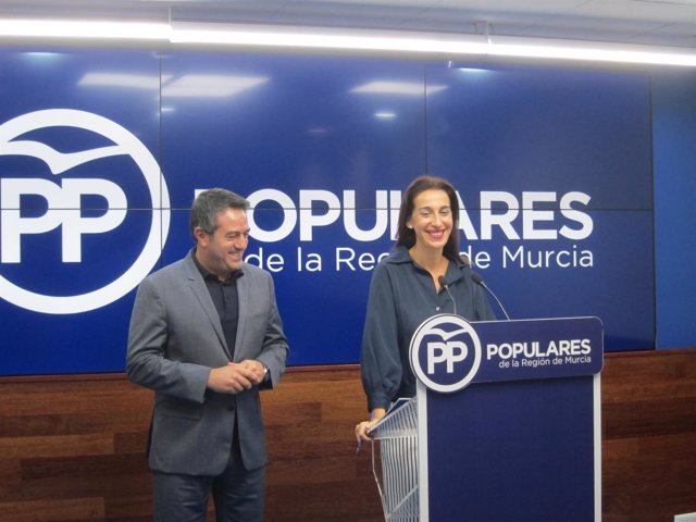   Nuria Fuentes, Junto Al Alcalde De Alcantarilla, Joaquín Buendía