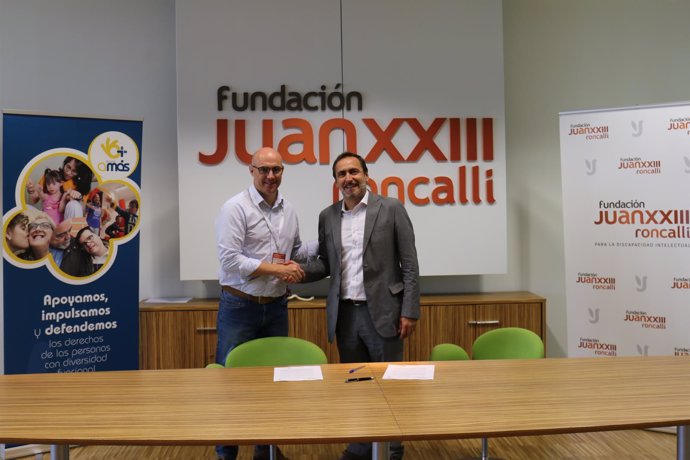 Acuerdo Fundación Juan XXIII Roncalli y la Fundación Amás Social 