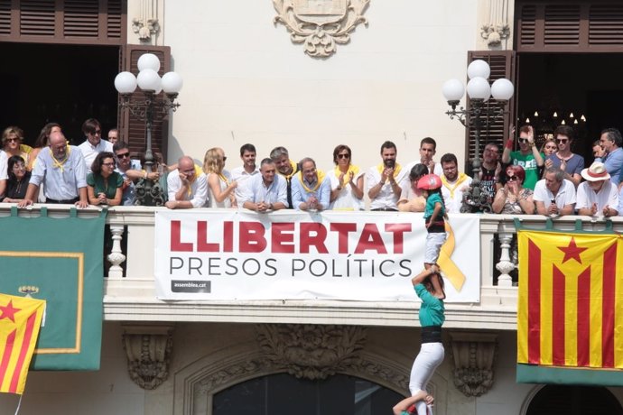 El presidente Quim Torra y miembros del Govern en las fiestas de Vilafranca
