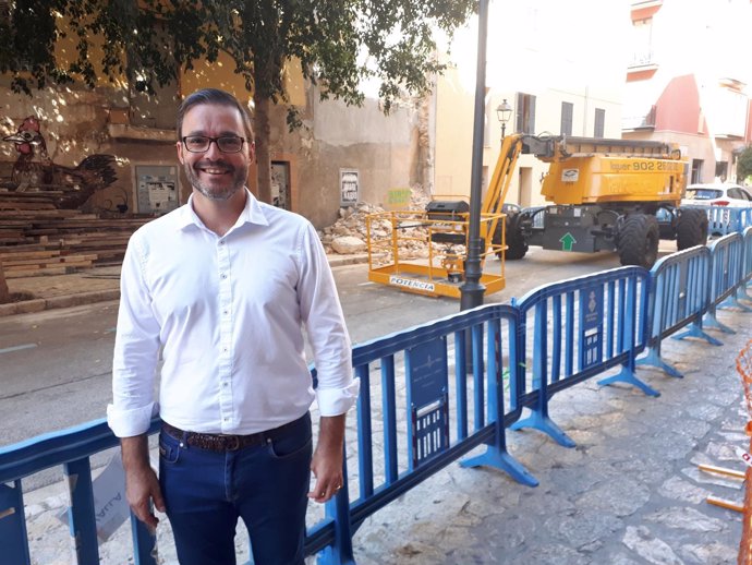 El regidor de Urbanismo, José Hila, en la demolición de un edificio en Palma