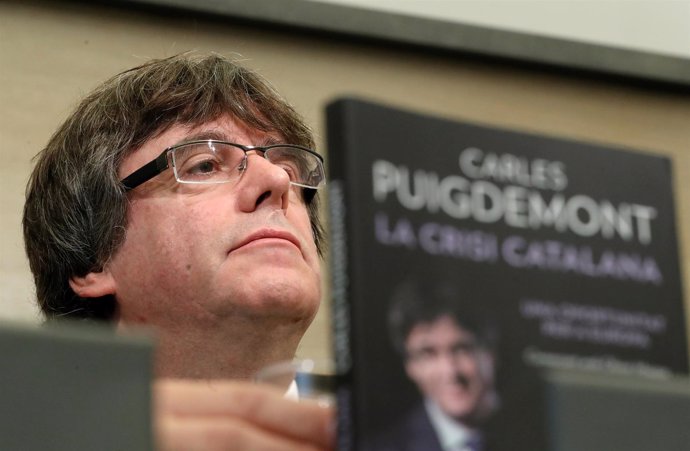  Puigdemont Durante La Presentación En Bruselas Del Libro La Crisis Catalana