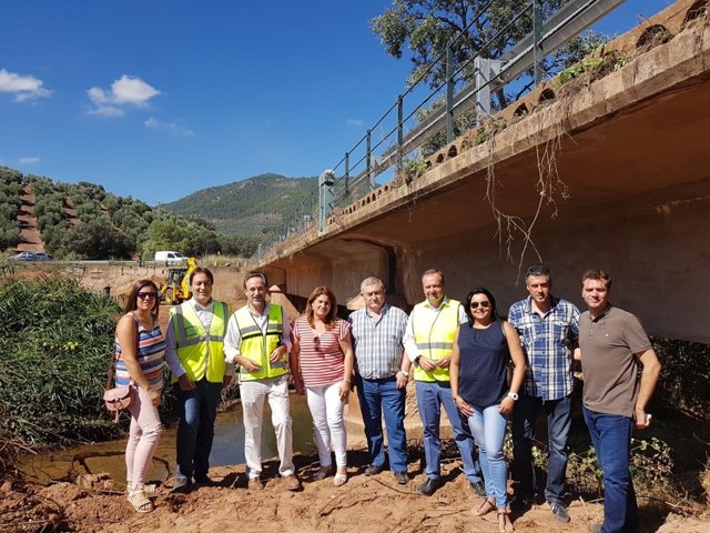 Visita al inicio de las obras en el puente del Aguadero, en Cortijos Nuevos.