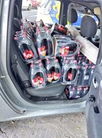 Inmovilizada una furgoneta con 442 litros de cerveza por exceso de carga en Sevilla capital