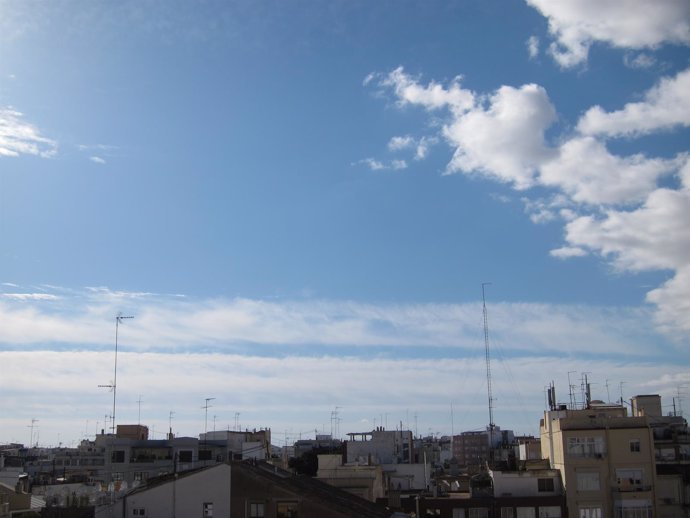 Cielo de la ciudad de València este viernes 