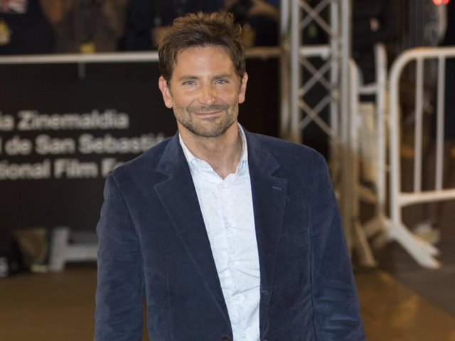 Bradley Cooper aterriza en San Sebastián y enloquece a sus 'fans'