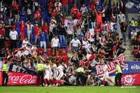 Ocho heridos leves en Ipurua tras una avalancha en el Eibar-Sevilla