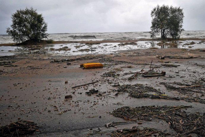 Efectos del temporal en la costa de Kalamata, en Grecia