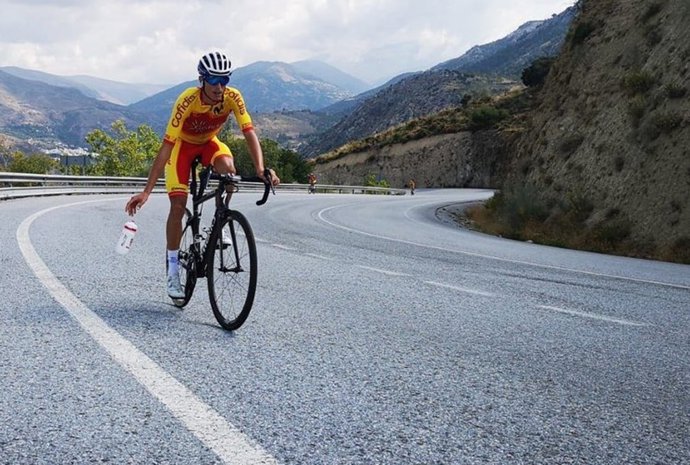 El ciclista español Enric Mas, durante un entrenamiento