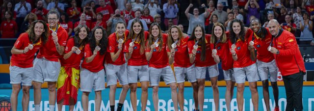 España celebra una canasta en el Mundial de Tenerife