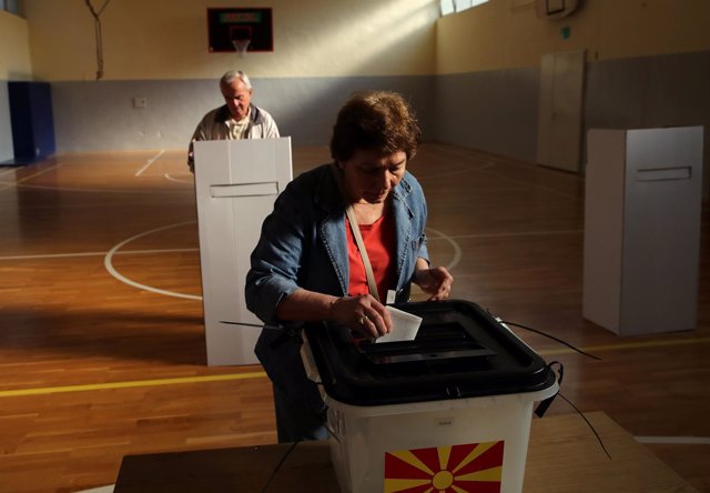 Votantes en el referéndum en Macedonia sobre el acuerdo con Grecia