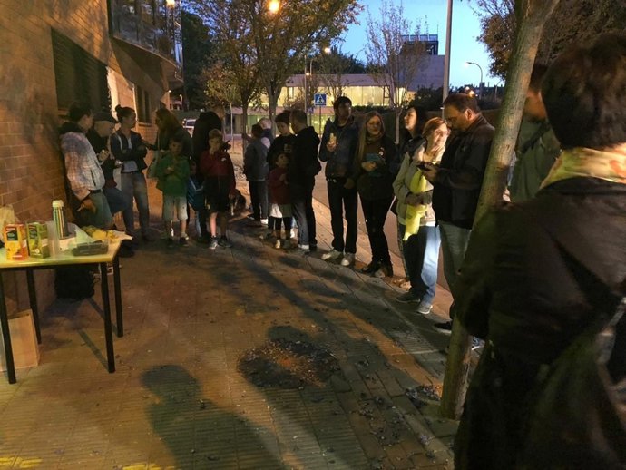 Esmorzo enfront de la Mariola dels CDR de Lleida