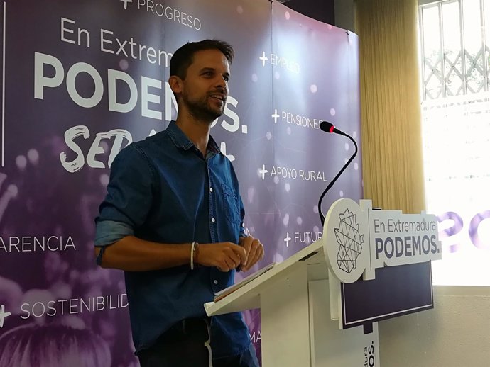 Álvaro Jaén este lunes en rueda de prensa en Mérida
