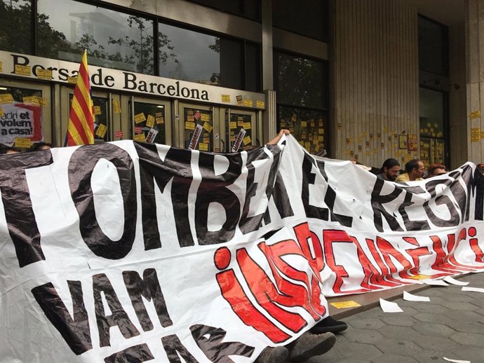 CDR protesten davant la Borsa de Barcelona