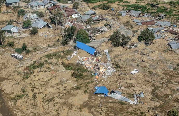 Vista aérea de Palu, destruida por el tsunami