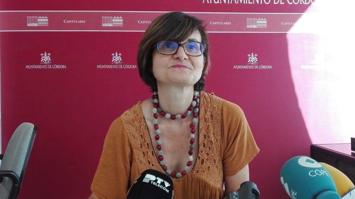 Amparo Pernichi en rueda de prensa