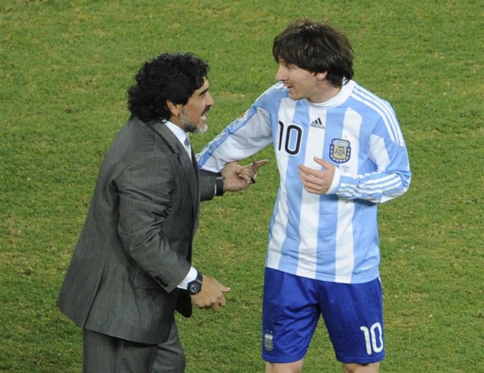Diego Armando Maradona y Leo Messi