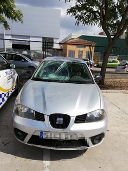 El vehículo del detenido con el que atropelló a otro joven