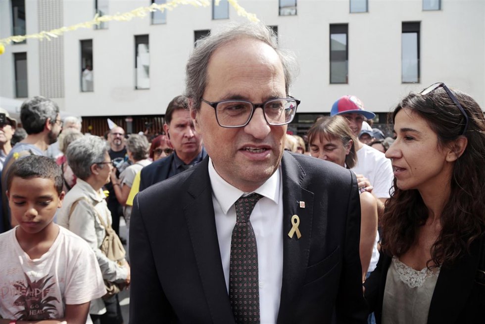 Minuto de silencio frente al Centro de Atención Primaria (CAP) Guinardó de Barce