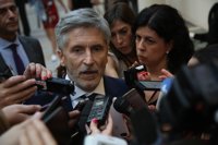 Marlaska llama a Torra a "no tensionar" la vida pública y felicita a los Mossos por su "eficacia y proporcionalidad"