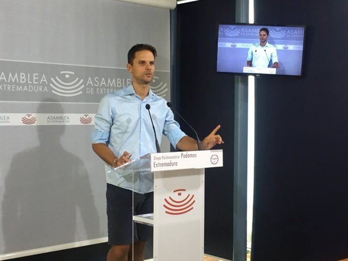 Álvaro Jaén en rueda de prensa este martes en Mérida