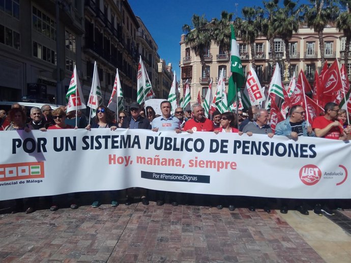 Manifestación de CCOO y UGT por las pensiones.