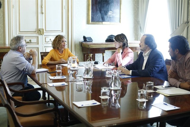 La ministra de Política Territorial y Función Pública, Meritxell Batet, recibe a