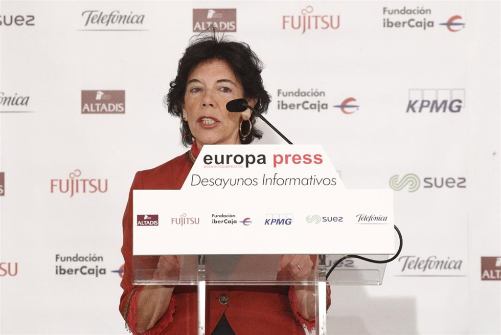 Desayuno Informativo de Europa Press en Madrid con la ministra de Educación y Fo