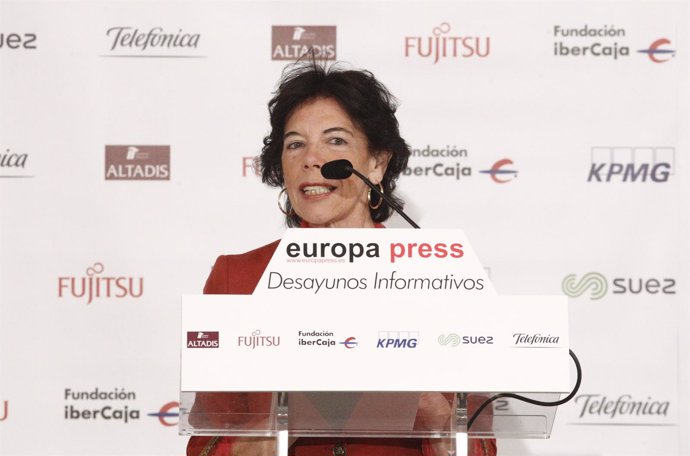 Desayuno Informativo de Europa Press en Madrid con la ministra de Educación y Fo