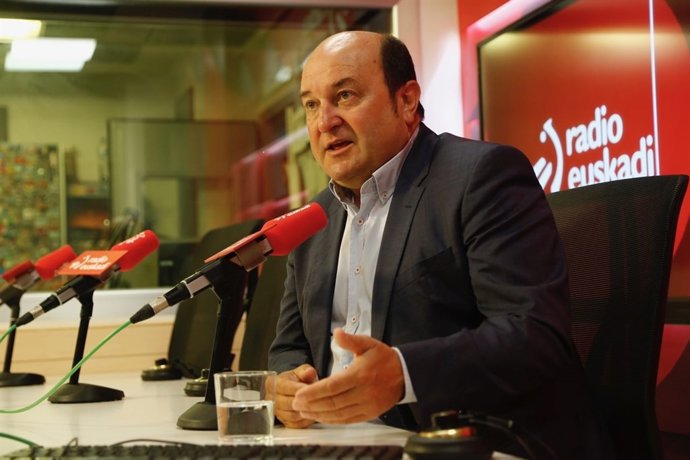 Entrevista a Andoni Ortuzar en Radio Euskadi