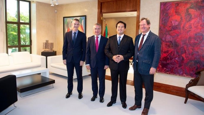 Iñigo Urkullu recibe a los responsables de la Orquesta Sinfónica de Euskadi