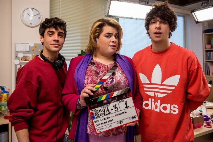 Los Javis y Brays Efe como 'Paquita Salas'