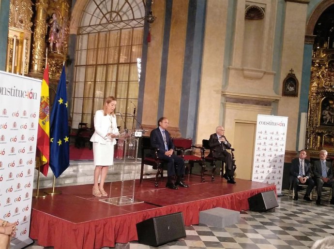 Ana Pastor en homenaje de las Cortes a los países iberoamericanos