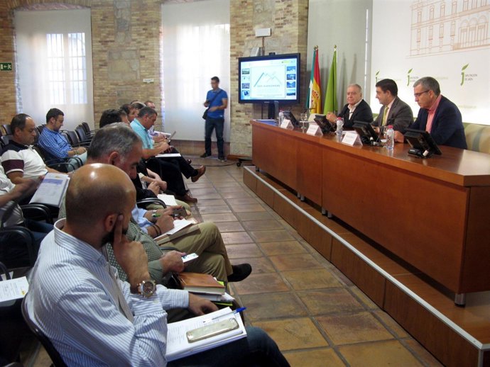 El presidente de la DPH, Miguel Gracia, ha asistido a esta jornada en Jaén