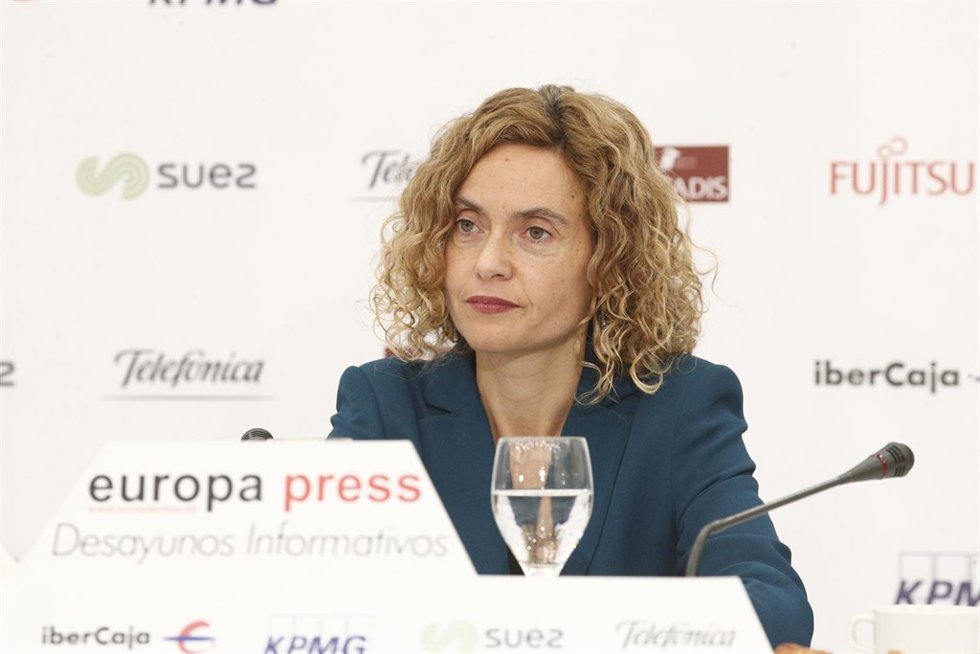 La ministra de Política Territorial, Meritxell Batet, protagoniza los Desayunos